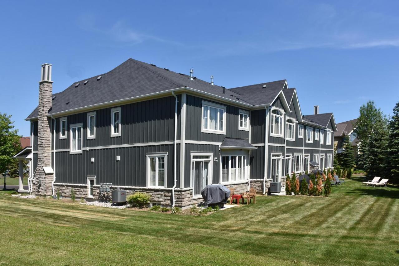New Blue Mountain Village Snowbridge Executive Townhome Sleeps 10 With Outdoor Pool And Shuttle Nottawa Eksteriør billede
