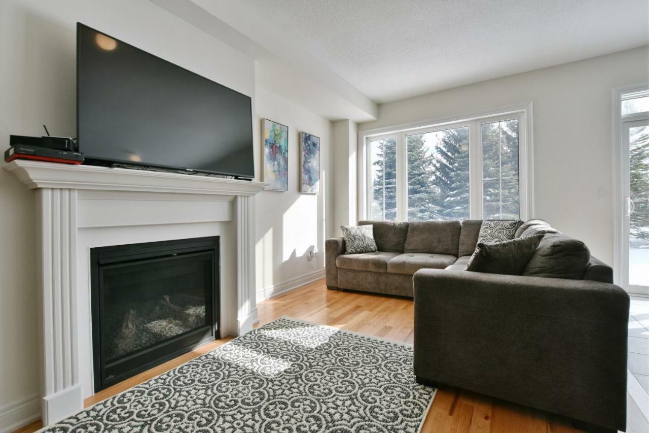 New Blue Mountain Village Snowbridge Executive Townhome Sleeps 10 With Outdoor Pool And Shuttle Nottawa Eksteriør billede