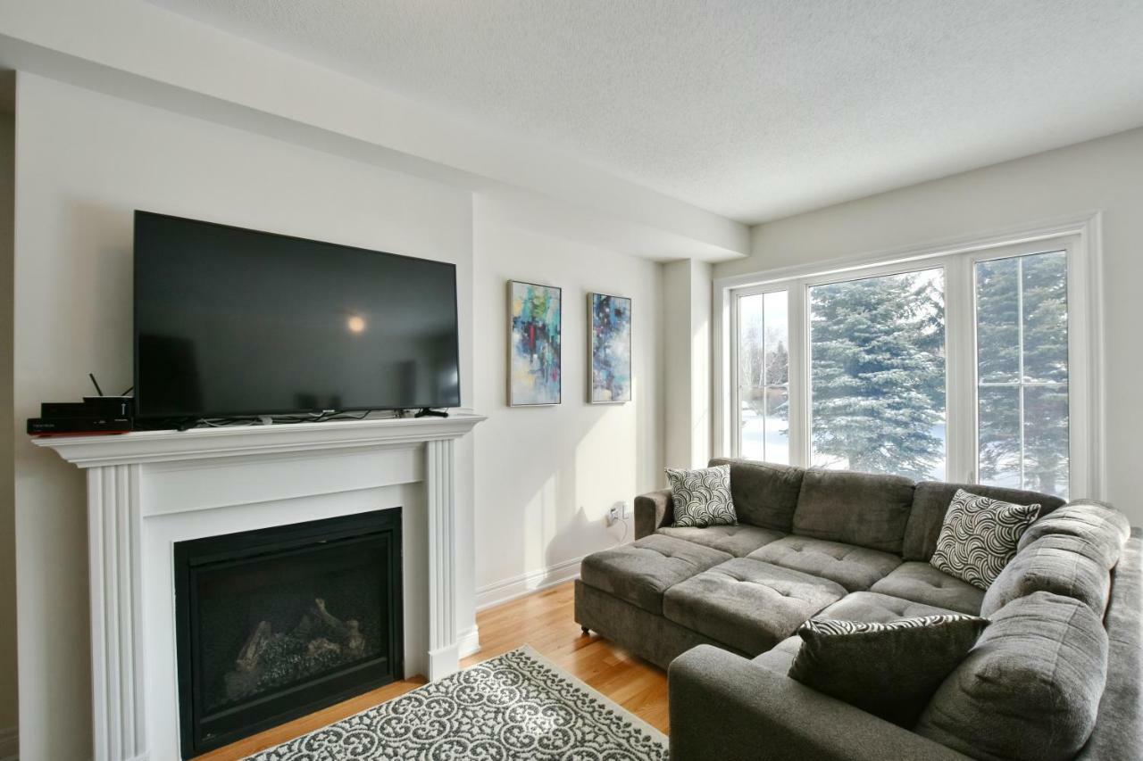 New Blue Mountain Village Snowbridge Executive Townhome Sleeps 10 With Outdoor Pool And Shuttle Nottawa Eksteriør billede