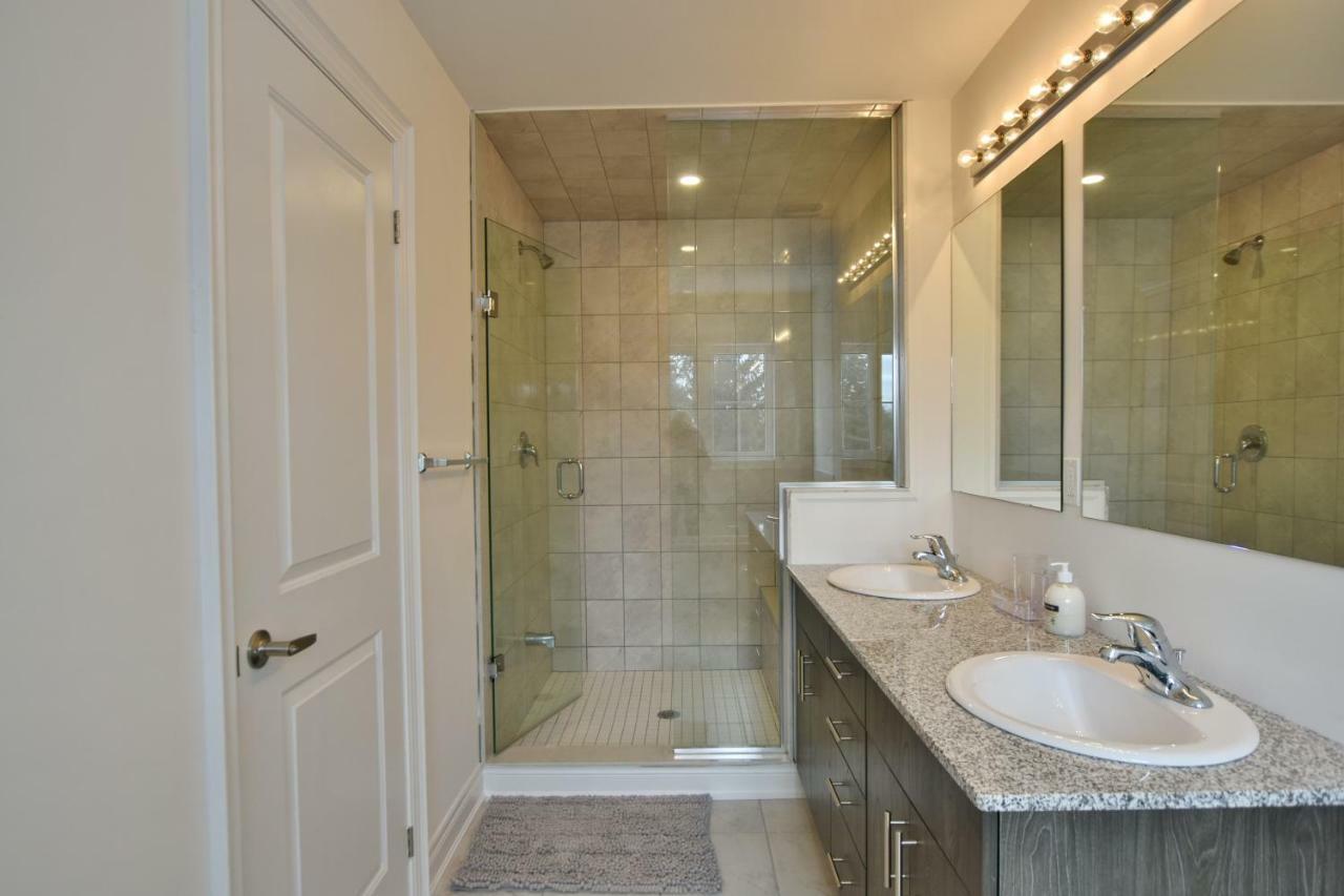 New Blue Mountain Village Snowbridge Executive Townhome Sleeps 10 With Outdoor Pool And Shuttle Nottawa Eksteriør billede