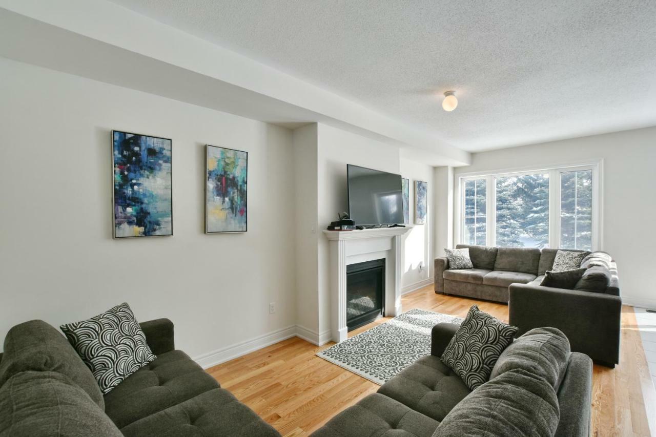 New Blue Mountain Village Snowbridge Executive Townhome Sleeps 10 With Outdoor Pool And Shuttle Nottawa Eksteriør billede