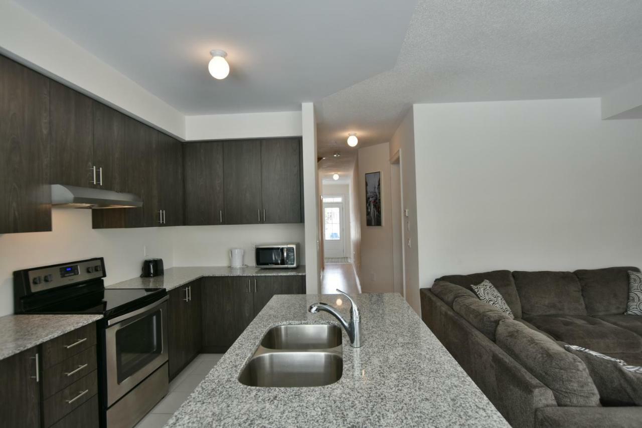 New Blue Mountain Village Snowbridge Executive Townhome Sleeps 10 With Outdoor Pool And Shuttle Nottawa Eksteriør billede