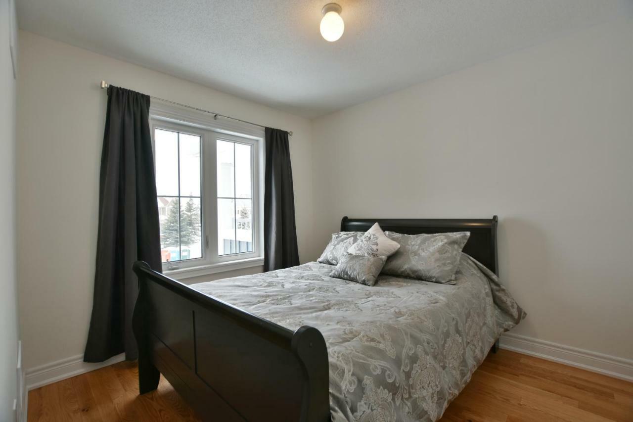 New Blue Mountain Village Snowbridge Executive Townhome Sleeps 10 With Outdoor Pool And Shuttle Nottawa Eksteriør billede