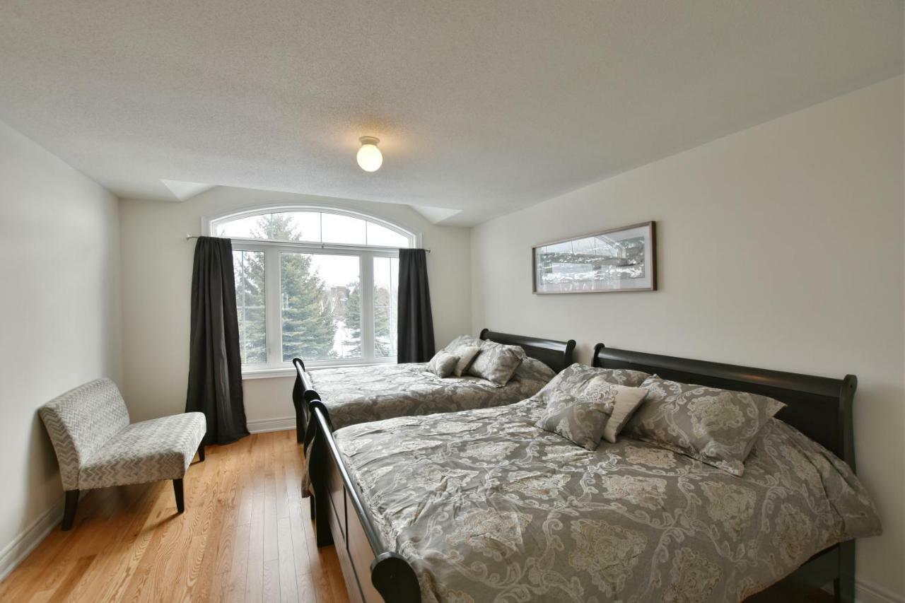 New Blue Mountain Village Snowbridge Executive Townhome Sleeps 10 With Outdoor Pool And Shuttle Nottawa Eksteriør billede