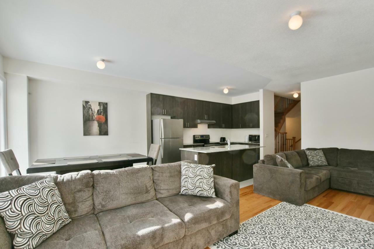 New Blue Mountain Village Snowbridge Executive Townhome Sleeps 10 With Outdoor Pool And Shuttle Nottawa Eksteriør billede